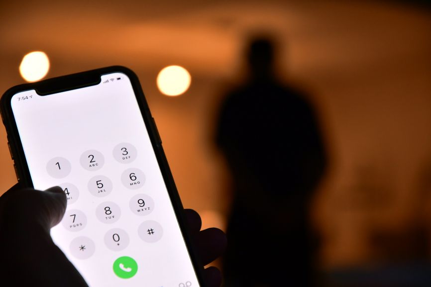 Airplane Mode, VPNs & Myths: What Really Stops Phone Tracking