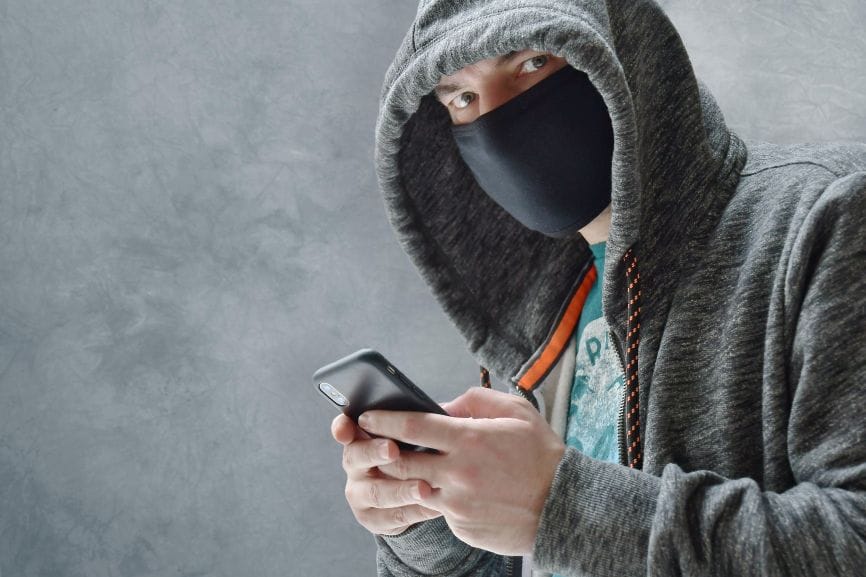 how-to-protect-your-phone-from-swim-swapping